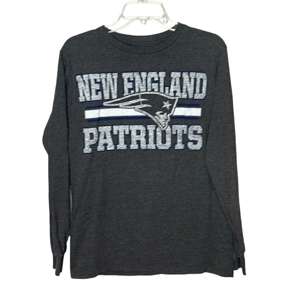 Team Apparel Patriots Long Sleeve T-shirt. Size Medium.